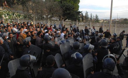 Algieria boi się powrotu „brudnej wojny”