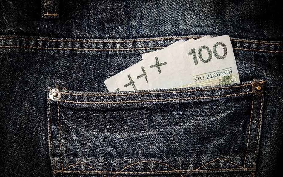 Do końca marca osoby, którym z powodu pandemii koronawirusa spadły dochody, mogą się starać o dodate