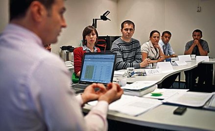 Wewnętrzni eksperci w Lukas Banku przeszkolili już 400 kolegów. Na zdjęciu szkolenie we wrocławskiej