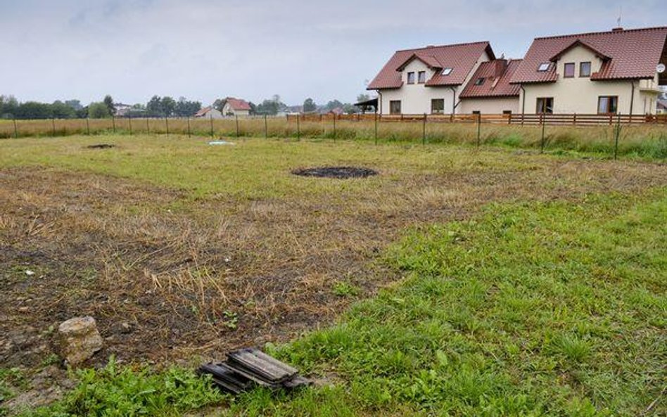 Działka sprzed ślubu po przekształceniu we własność nadal należy do męża