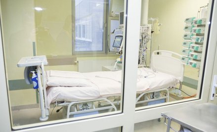 Epidemia w Polsce - raport Ministerstwa Zdrowia: W poniedziałek 10 896 zakażeń koronawirusem