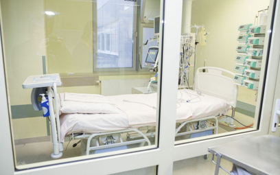 Epidemia w Polsce - raport Ministerstwa Zdrowia: W poniedziałek 10 896 zakażeń koronawirusem