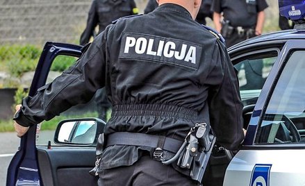 Policja jest instytucją opartą na rozkazach i posłuszeństwie. Niektórzy funkcjonariusze pewne zachow