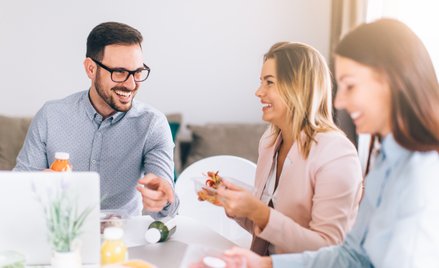 Tworzenie przyjaznej atmosfery w pracy można wrzucić w koszty