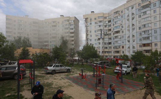 Część budynku mieszkalnego w Biełgorodzie zawaliła się. Według lokalnych władz, to efekt uderzenia u