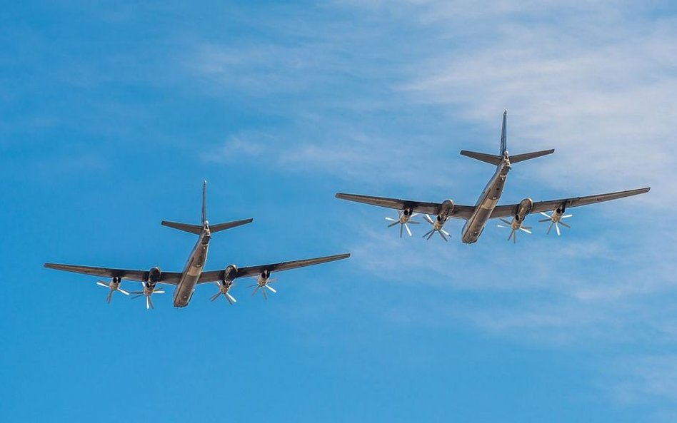 Bombowce Tu-95 produkowane są seryjnie od 1956 roku. Jedna z maszyn brała udział w zrzucie Car Bomby