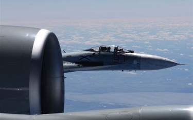 Amerykańskie dowództwo publikuje zdjęcia z przejęcia RC-135 przez Su-27 nad Bałtykiem