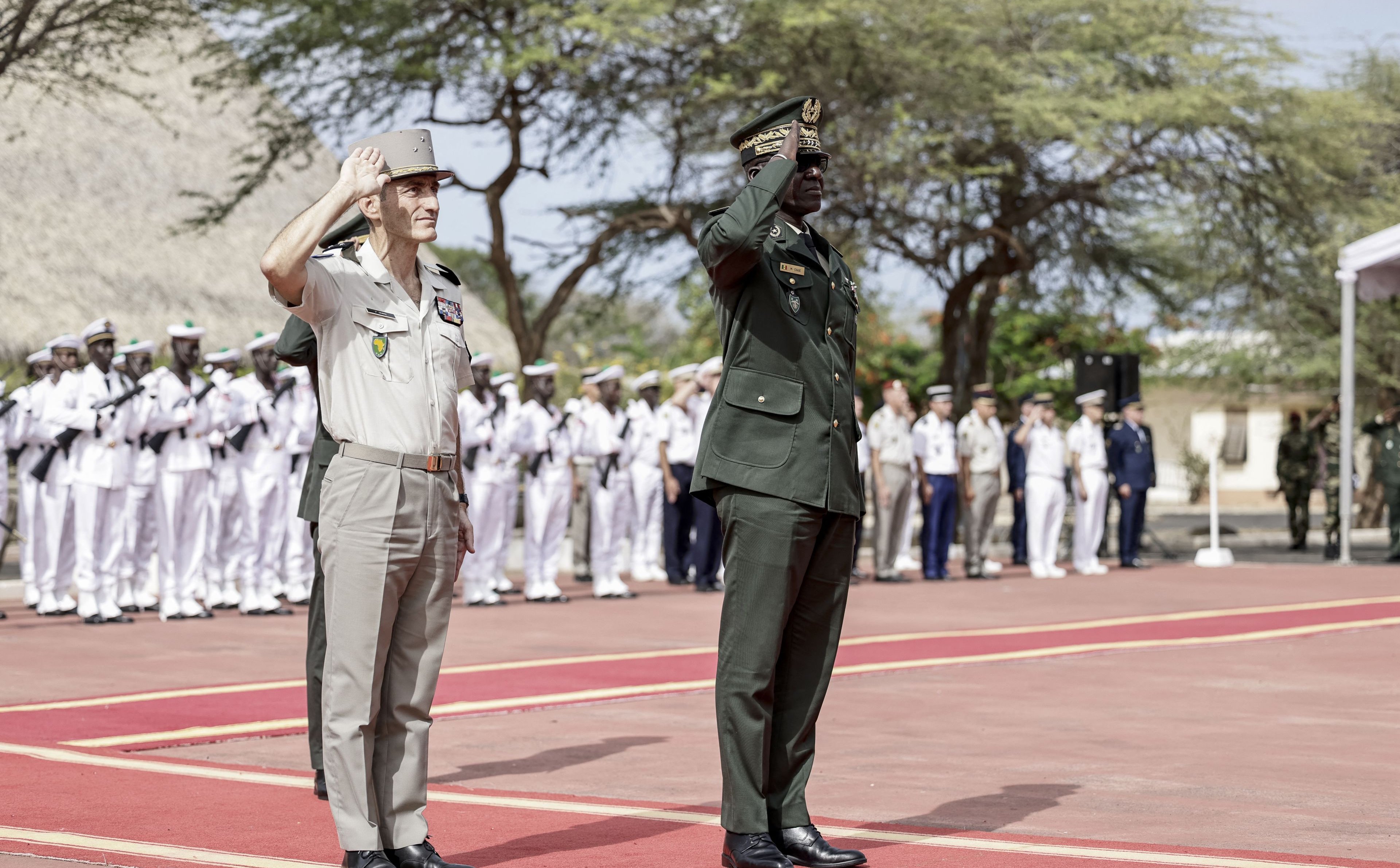 Francja żegna się z Afryką. Znikają bazy wojskowe