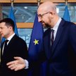 Prezydent Ukrainy Wołodymyr Zełenski (z lewej) i przewodniczący Rady Europejskiej Charles Michel prz