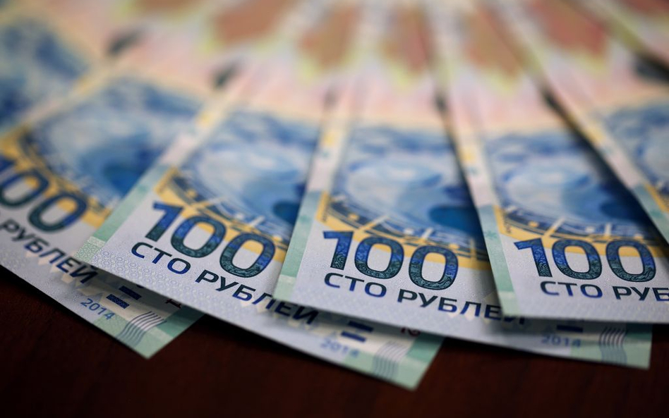 Konflikt Rosja-Ukraina bije w rubla mocniej niż w hrywnę