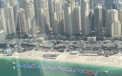 Plaża JBR w Dubaju, widziana z Ain Dubai, największego koła widokowego na świecie.