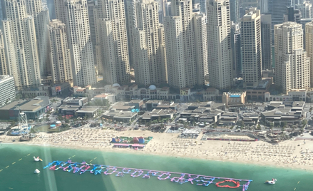 Plaża JBR w Dubaju, widziana z Ain Dubai, największego koła widokowego na świecie.