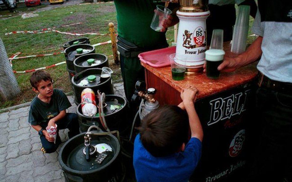 Cofnięcie koncesji na alkohol za sprzedaż nieletniemu