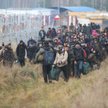 Niemieckie autokary w drodze po migrantów?  Żaryn dementuje