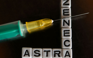 Koronawirus. Jak odczytywać komunikat EMA ws. szczepionki AstraZeneca? Wirusolog tłumaczy