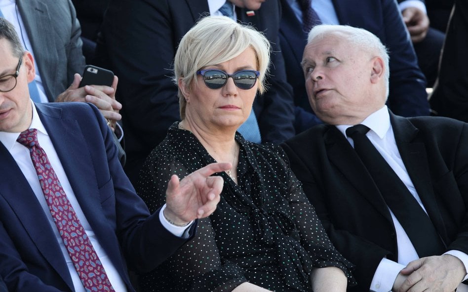 Rok 2019. Ówczesna prezes TK Julia Przyłębska i prezes PiS Jarosław Kaczyński biorą udział w uroczys