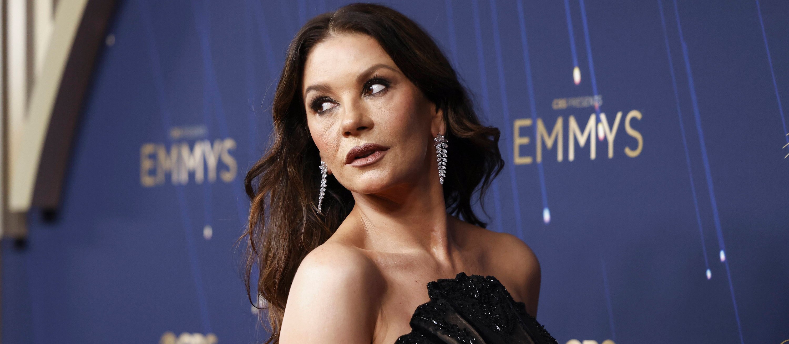 Gwiazdy i ich stylizacje na gali Emmy 2025. Kto warto się zainspirować?