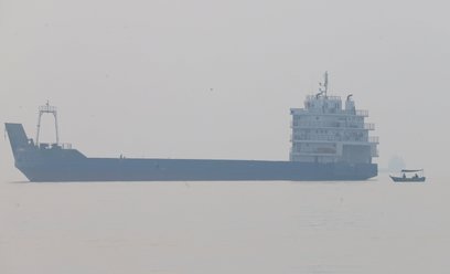 Po rozpoczęciu przez USA wojny przeciwko Iranowi w lutym Teheran zablokował cieśninę Ormuz, która łą