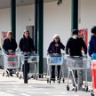 Brytyjski rząd rozdaje paczki żywnościowe