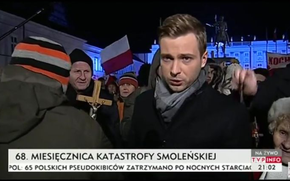 Reporter zaatakowany podczas miesięcznicy