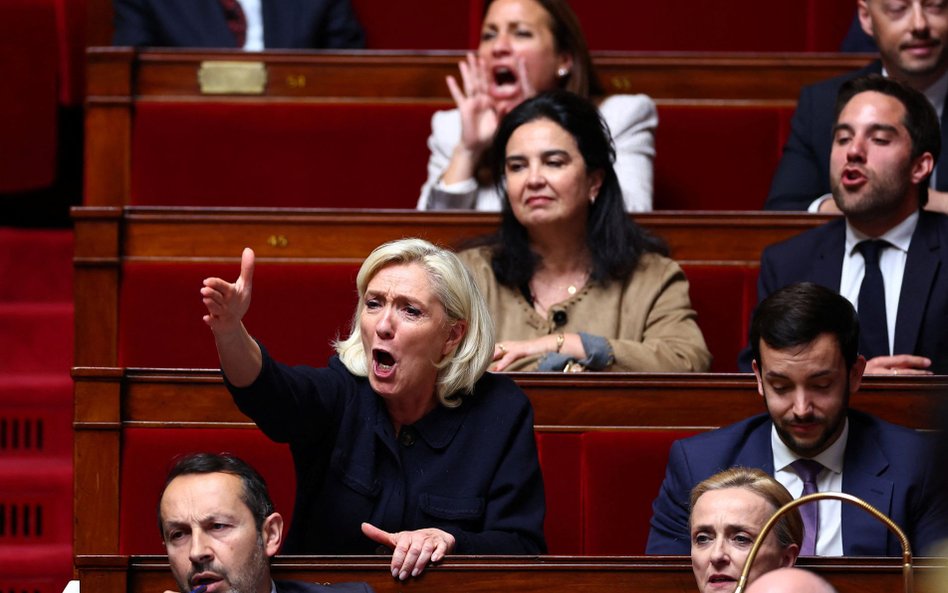 Marine Le Pen  podczas sesji rządu w Zgromadzeniu Narodowym w Paryżu, 28 kwietnia 2026 r.