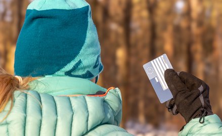 Karta EKUZ jest wydawana bezpłatnie osobom, które posiadają ubezpieczenie zdrowotne