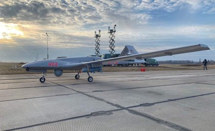 Dron Bayraktar TB2 w barwach ukraińskich sił zbrojnych.