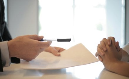 Wygoda i oszczędność - dlaczego warto korzystać z rankingów kredytów samochodowych i kredytów gotówk