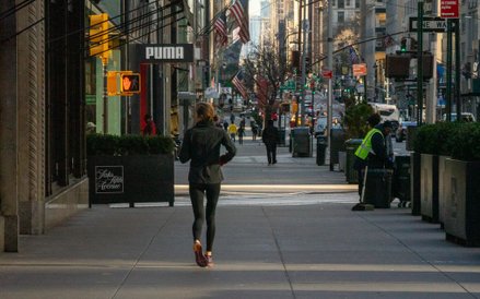 Nowy Jork zamyka restauracje, kina i szkoły