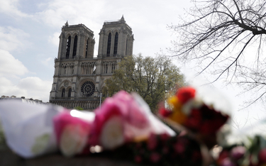 Czy miliony na Notre Dame powinny być przeznaczone dla biednych?