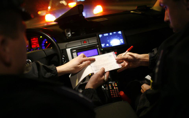 NIK: połowa ukaranych kierowców nie płaci mandatów