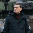 Premier Mateusz Morawiecki podczas przekazania czołgów K2 żołnierzom Wojska Polskiego, 9 grudnia w b