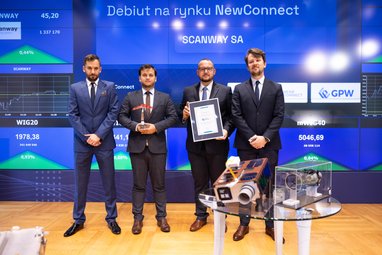 Scanway pozyskał z niej od inwestorów 9 mln zł, sprzedając walory po 45 zł.