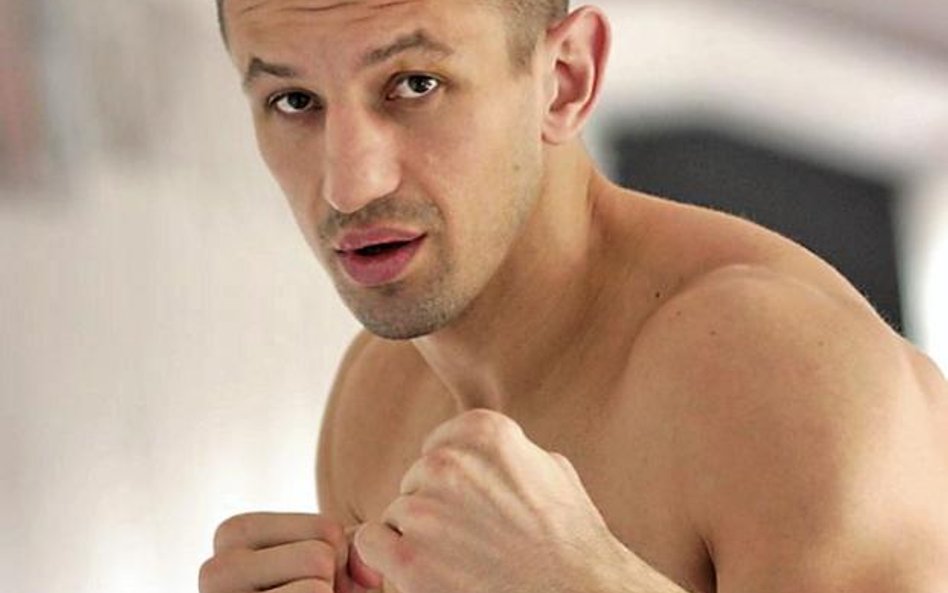Tomasz Adamek walczy w Newark