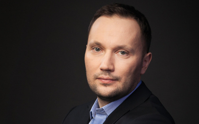 Firma związana z założycielem XTB Jakubem Zabłockim sprzedała część akcji. To spowodowało ich spadek