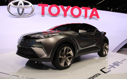Toyota zwiększa sprzedaż samochodów