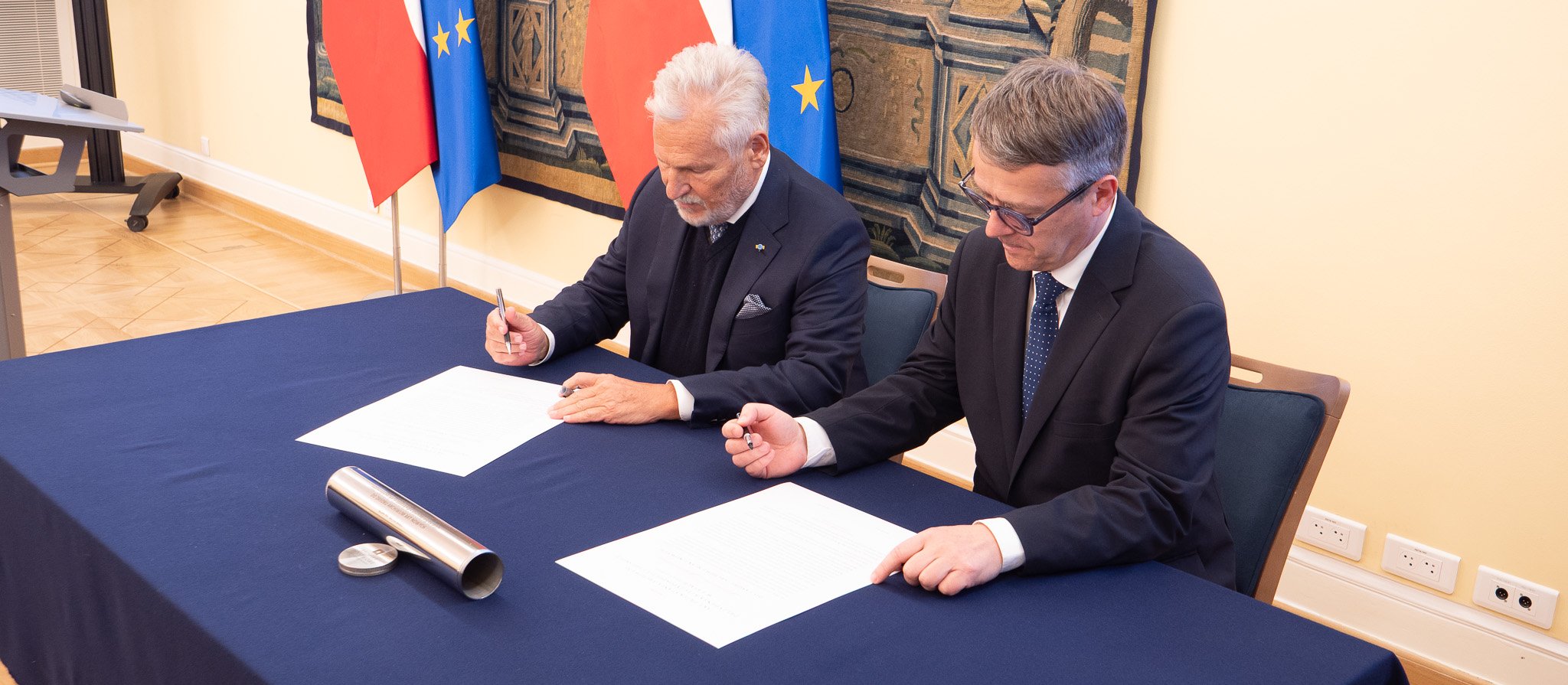 Dokumenty Aleksandra Kwaśniewskiego trafiły do archiwum. Gdzie będzie można je zobaczyć?