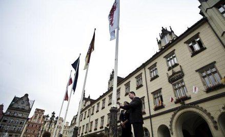 Alumast spiera się z DZ Bankiem