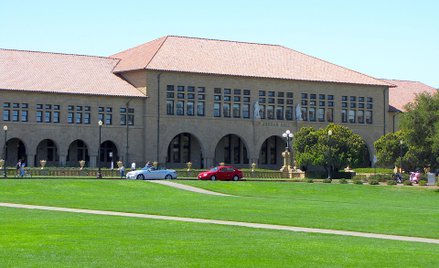 6,5 mln dolarów za przyjęcie na Stanford. Studentka wydalona
