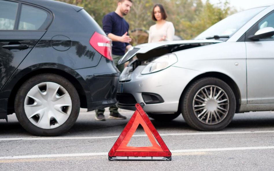 Kobiety jeżdżą bezpieczniej od mężczyzn - raport Instytutu Transportu Samochodowego