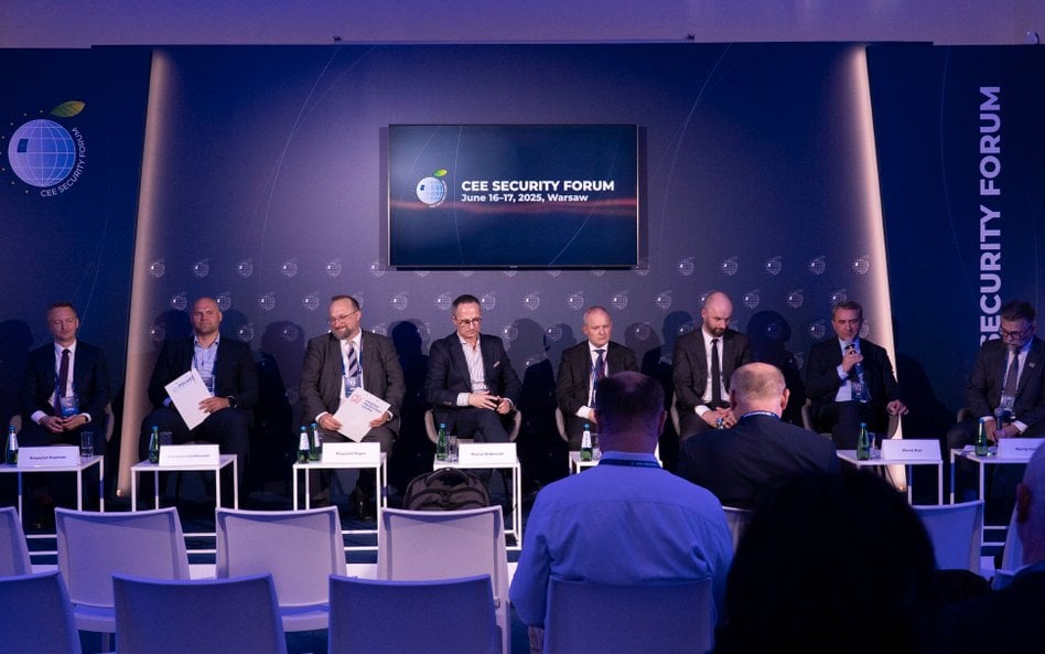 Uczestnicy panelu zgodzili się, że Polska powinna zwiększyć krajową produkcję leków