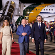 Brazylijski prezydent Luiz Inacio Lula da Silva po przylocie do Buenos Aires (między żoną Rosangelą 