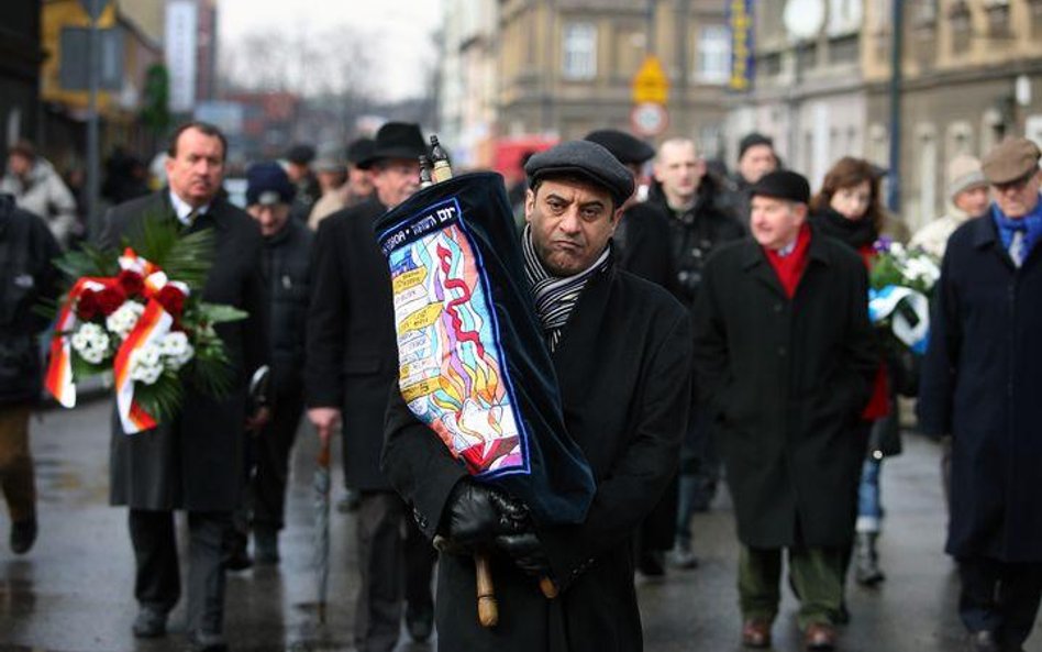 Profanacja, wstyd i Marsz Pamięci