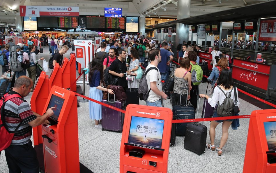 Najwięcej pasażerów przewija się przez lotnisko w Stambule