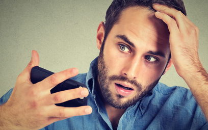 Walka z łysieniem: jaką cenę płacą za nią mężczyźni