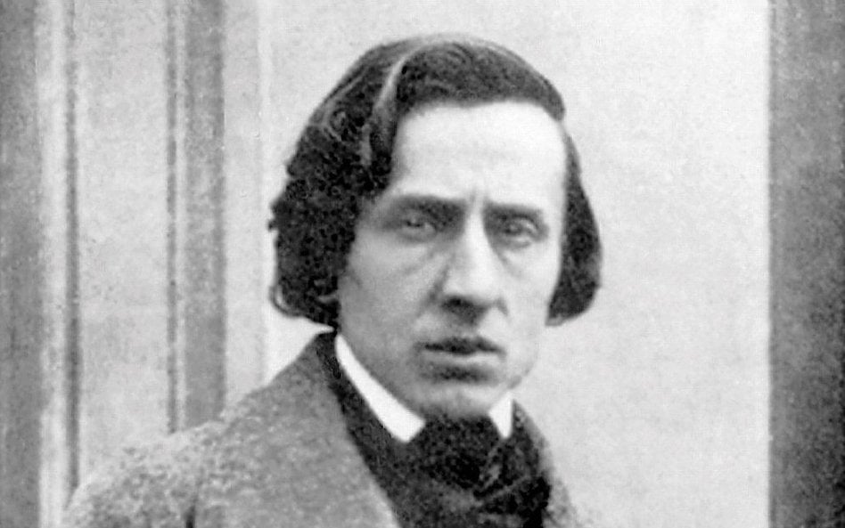 Heinrich Heine nazwał Chopina „Rafaelem fortepianu”. Pianistę sfotografował w 1847 roku w Paryżu Lou