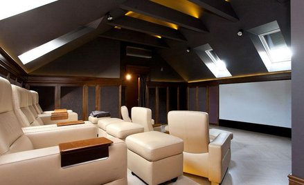 Apartamentowce: Od dozorcy po konsjerża