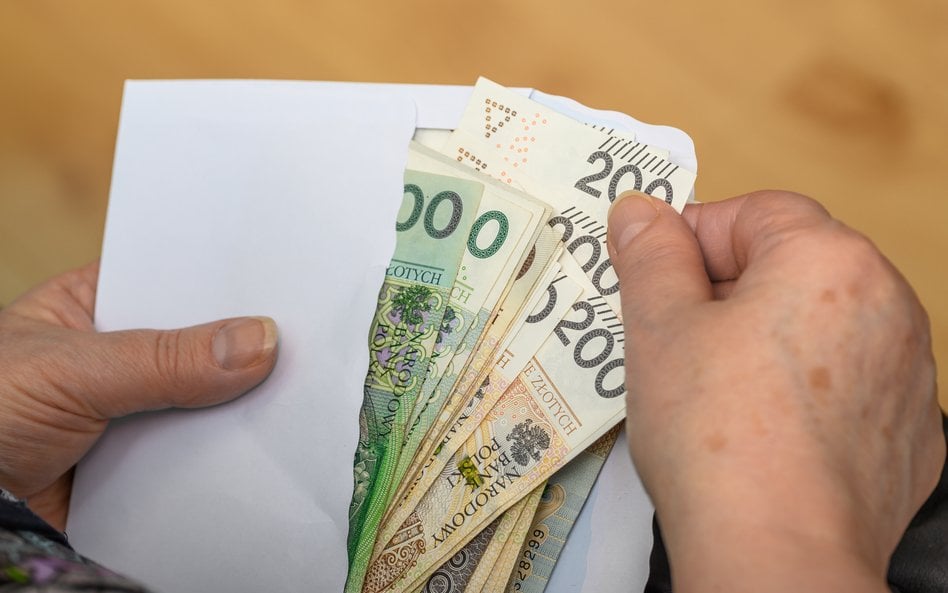 Dokumenty potwierdzające zatrudnienie i zarobki mogą wpłynąć na wysokość emerytury