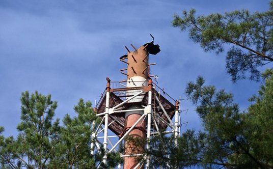 Wieża telewizyjna w Charkowie po ataku