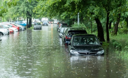 Czy gmina może dowolnie wydatkować środki na drogi zniszczone przez powódź?